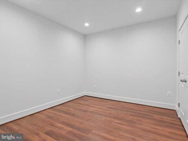 Building Photo - 1830 Cherri Dr