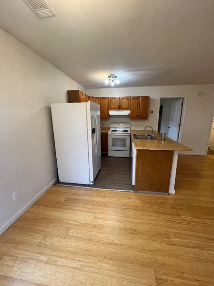 Building Photo - 5349 East Pkwy