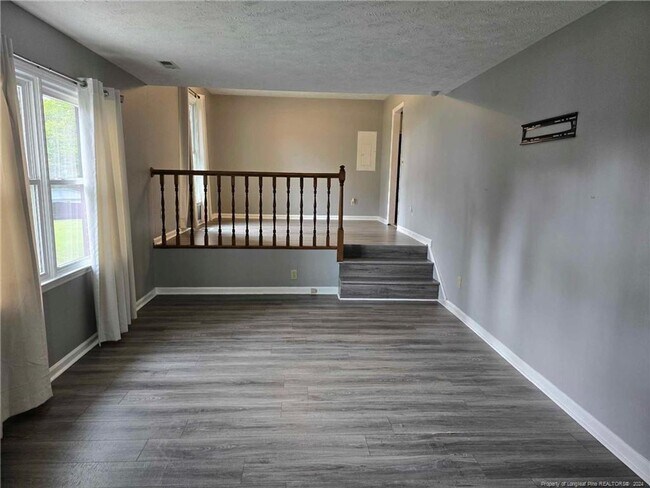 Building Photo - Conveniently located 3 bedroom!