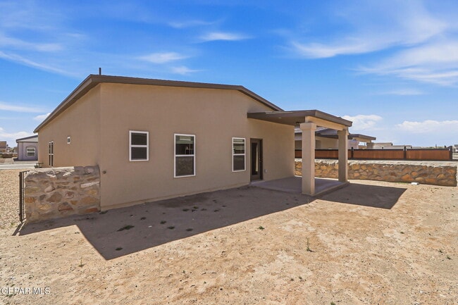 Building Photo - 909 Ada Ln