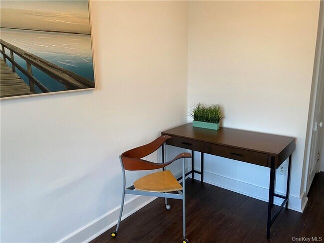 Building Photo - 593 Piermont Ave