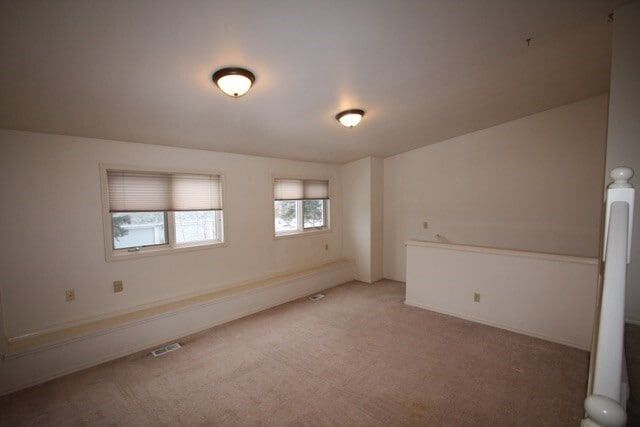 Building Photo - Large 3 Bedroom Updated Townhouse w/ Fence...
