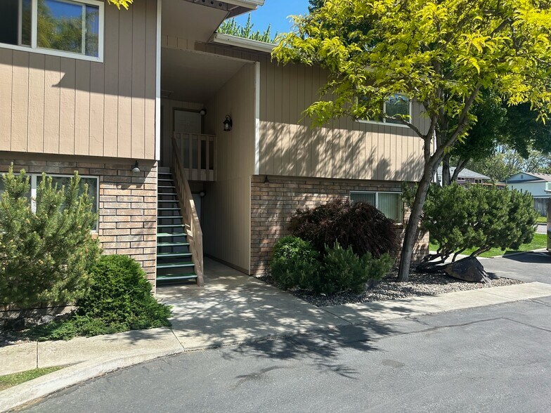 Building Photo - 2312 Hood Ave