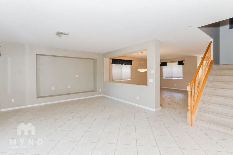 Building Photo - 2728 La Porte Ct