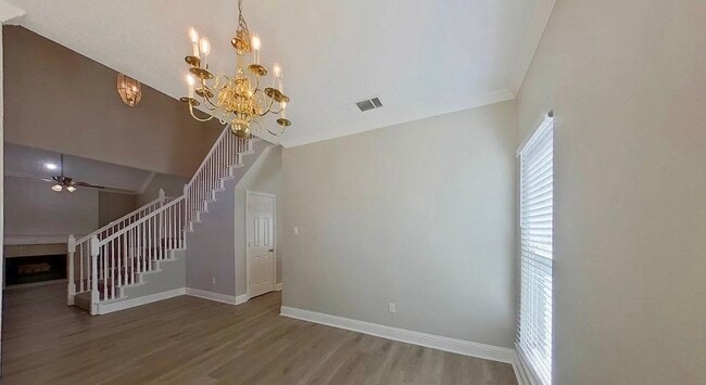 Building Photo - MOVE IN READY