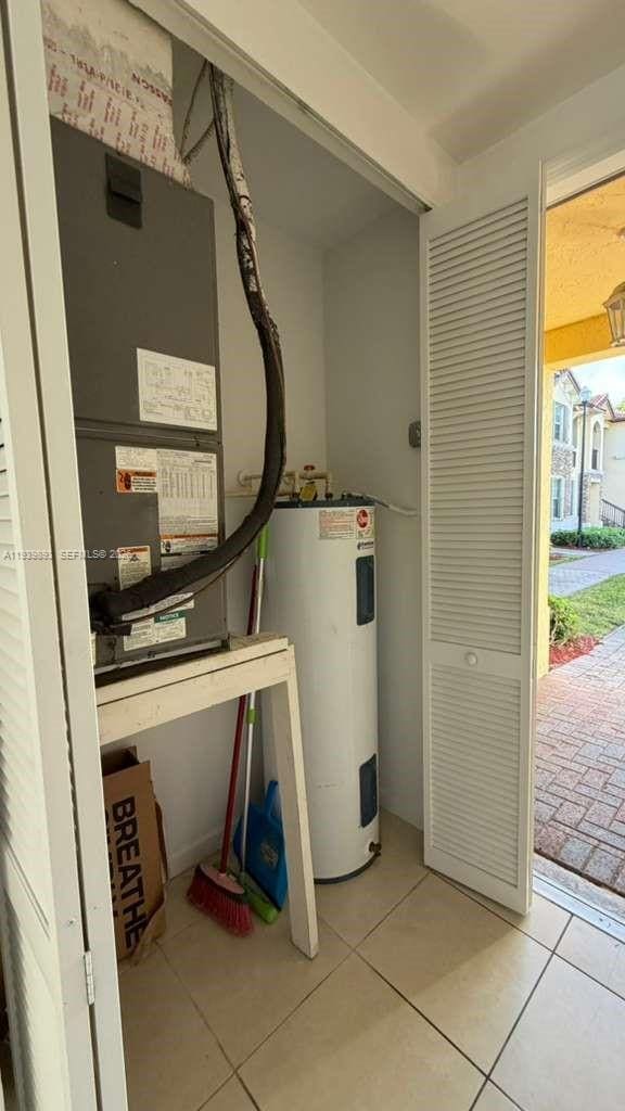 Building Photo - 1555 NE 33rd Rd