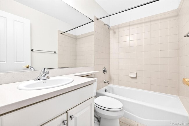 Building Photo - 17 Harbor Pointe Dr