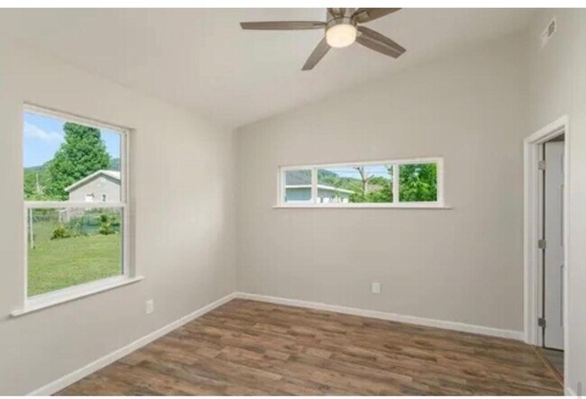 Building Photo - 471 Idaho Ave