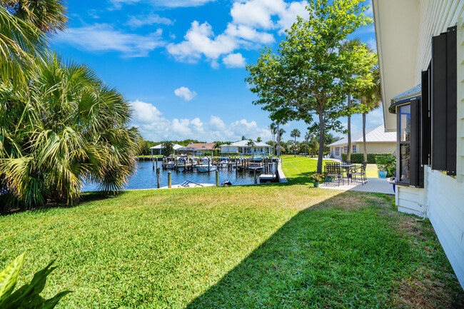 Building Photo - 10762 SE Burgee Ct