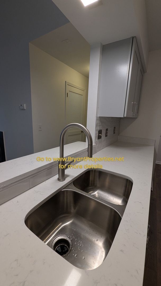 Building Photo - Donelson - Airport - Percy Preist Lake Area