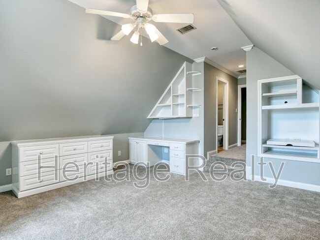 Building Photo - 1856 Greywell Rd