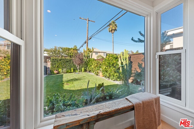 Building Photo - 11314 Homedale St