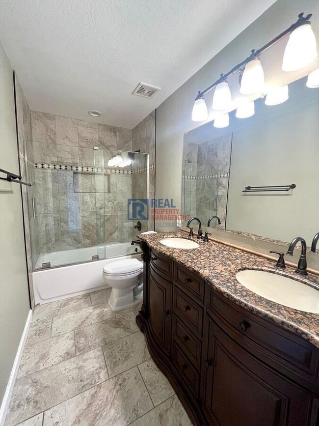 Building Photo - 7030 Highcroft Dr