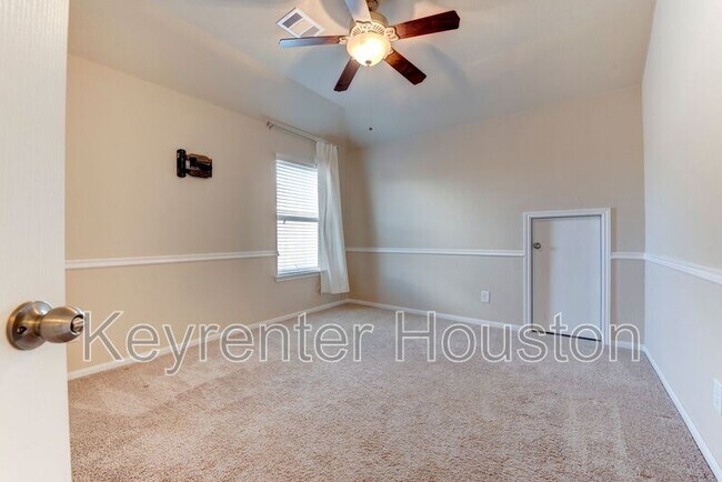 Building Photo - 9722 Victoria Rose Ln