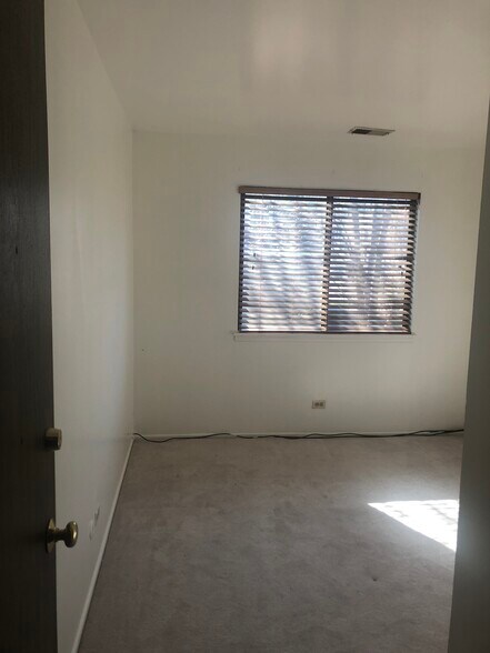 Building Photo - 271 King's Mill Ct