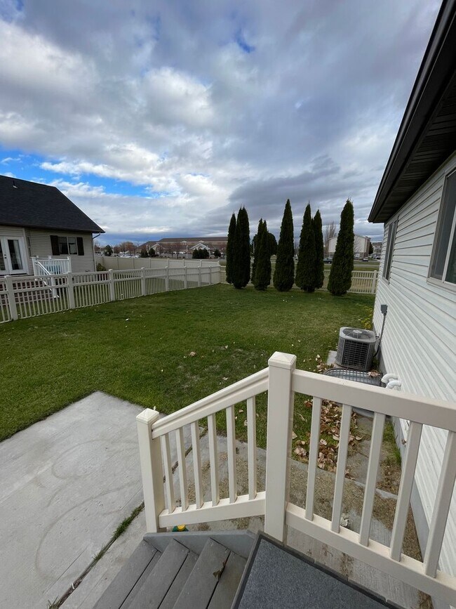 Building Photo - Amazing Home in Rexburg Idaho!