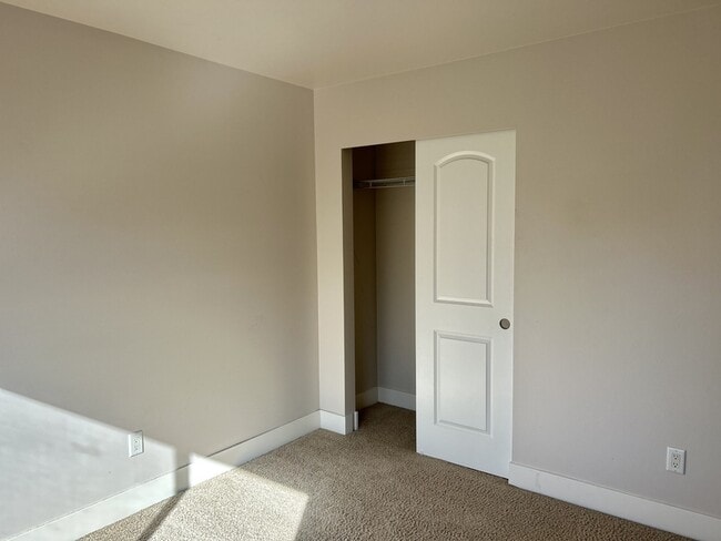 Building Photo - 8353 Grouse Cres Dr