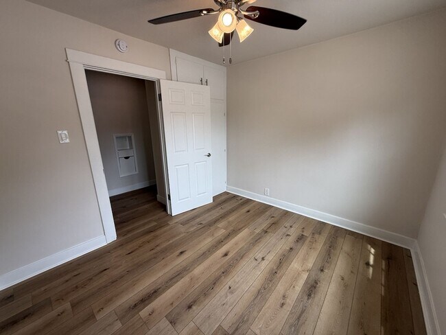 Building Photo - 3 brd, 1 bath located  in the Chandler Bike Path Neighborhood