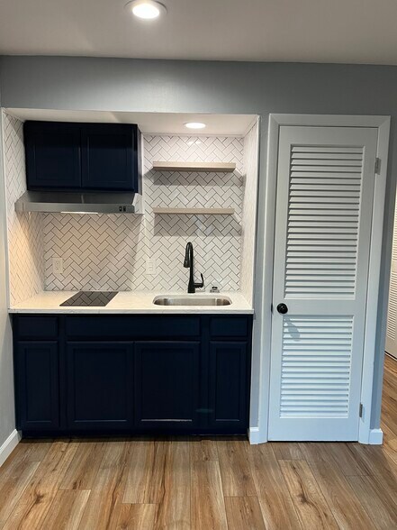 Building Photo - 1255 Ponce Island Dr