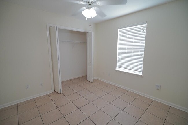 Building Photo - 9329 Tuscany Dr