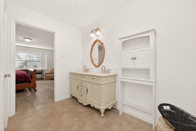 Building Photo - 3815 Fernglade Dr