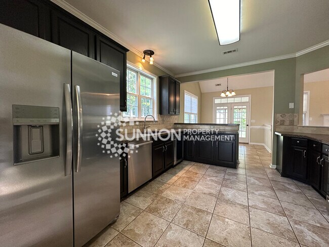 Building Photo - 4 Bedroom Home Near Birkdale Village