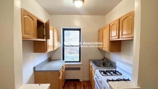 Floorplan - 4700 Broadway