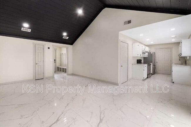 Building Photo - 106 Laurel Oaks