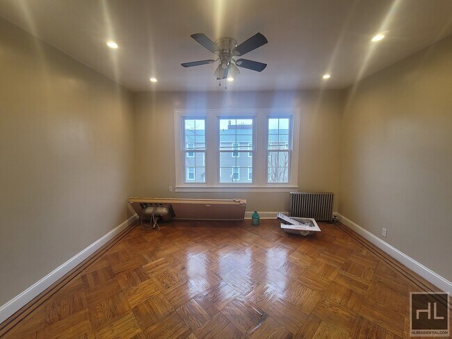 Building Photo - Rooms-For-Rent in Prime East Flatbush
