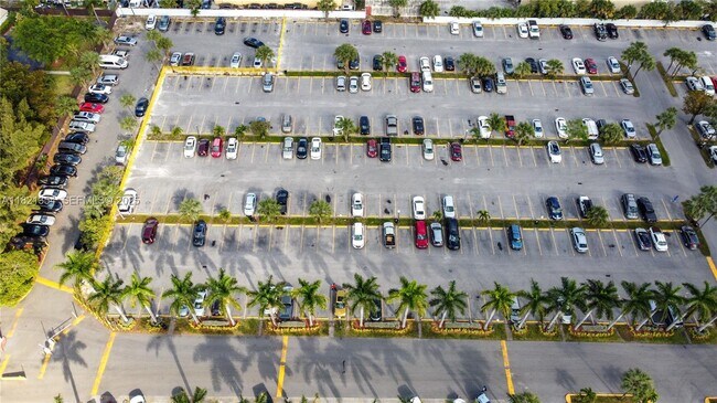 Building Photo - 10090 NW 80th Ct