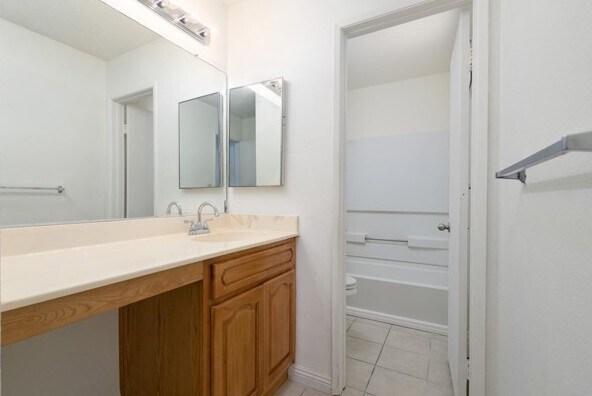 Building Photo - 7525 Charmant Dr
