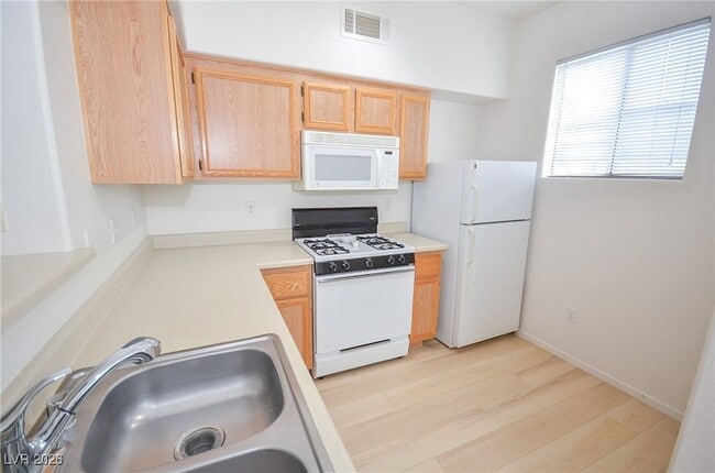 Building Photo - 9050 W Warm Springs Rd