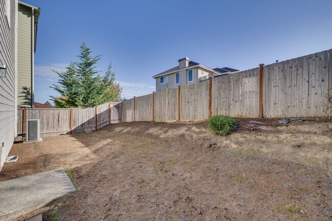 Building Photo - Stunning 4-Bedroom Home in Otani Gardens –...