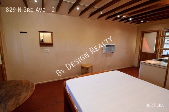 Building Photo - Casita Guest House - Just off 4th Ave/Univ...
