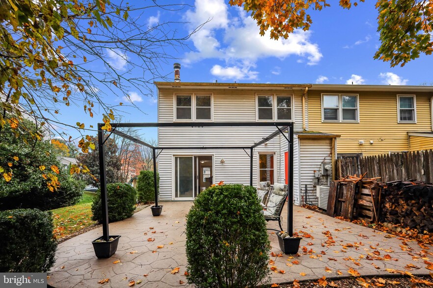 Building Photo - 332 Charred Oak Ct