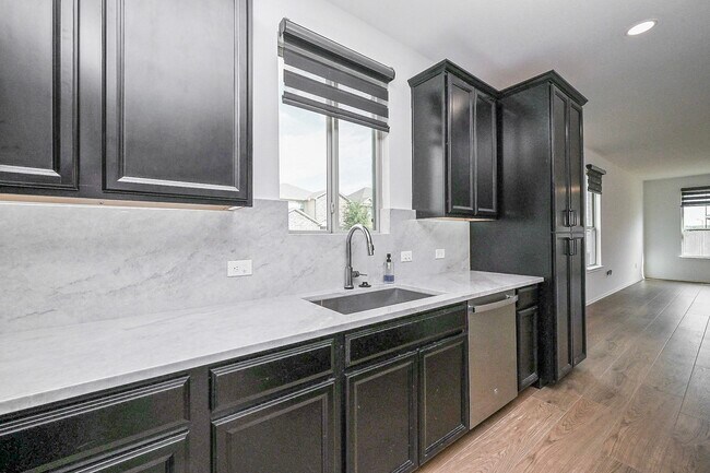 Building Photo - 5046 Royal Amber Ln