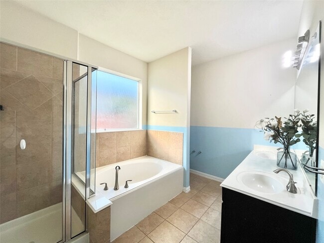 Building Photo - 10803 Marigold Glen Way