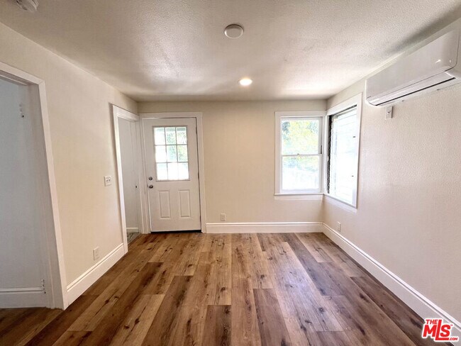 Building Photo - 1828 S Gramercy Pl
