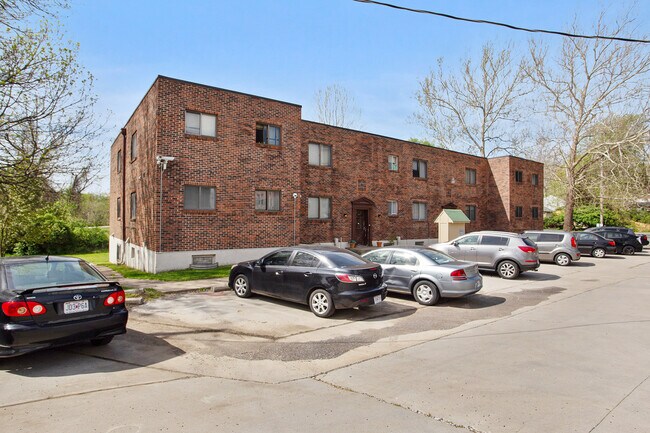 Building Photo - 4651 NE Antioch Rd