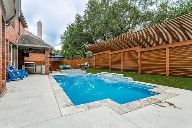 Building Photo - GORGEOUS HOME IN BELTERRA WITH SPARKLING POOL & SERVICE INCLUDED