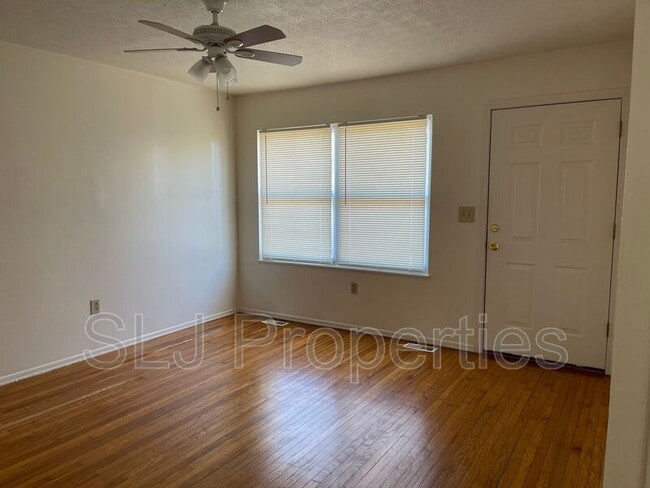 Building Photo - 9913 Lochwick Way