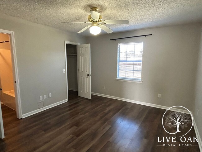 Building Photo - 135 Kenny Dr