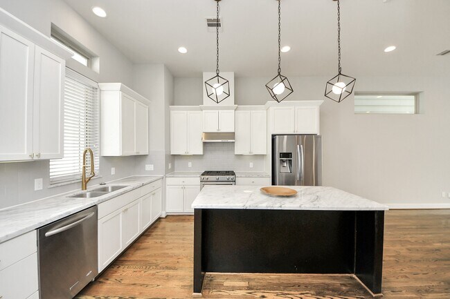 Building Photo - 1265A Bonner St