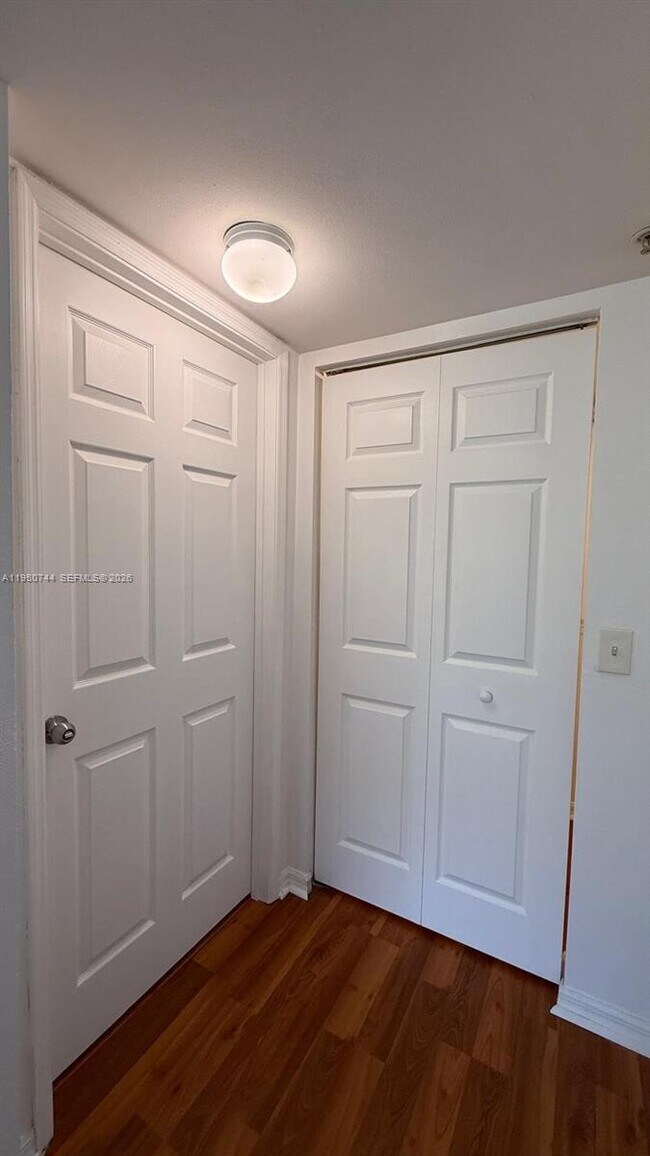 Building Photo - 2494 Centergate Dr