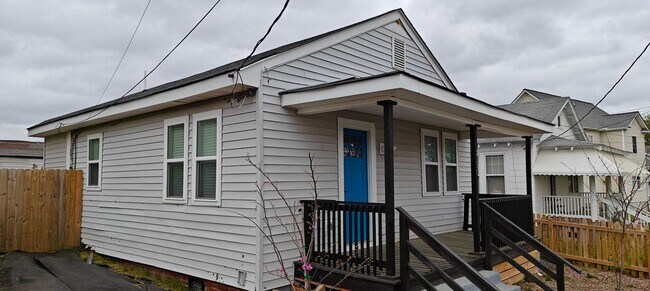 Primary Photo - --APPLICATION PE 2 BR/ 1 BA Newly Renovate...