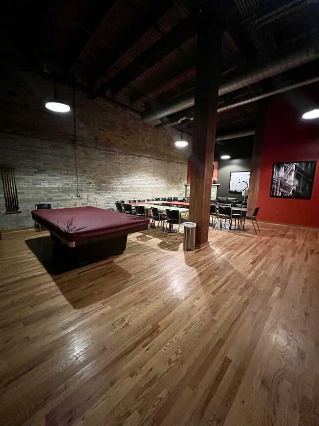 Building Photo - 413 N 2nd St