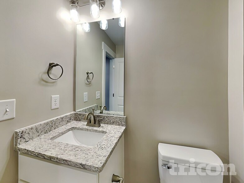 Building Photo - 417 Brookfield Dr