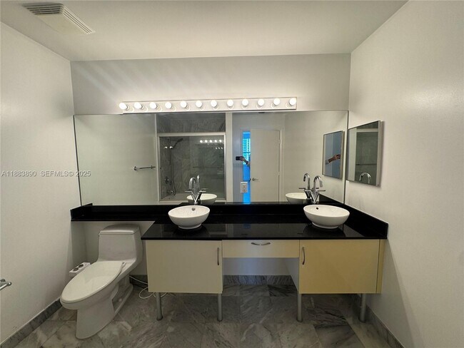 Building Photo - 31 SE 5th St