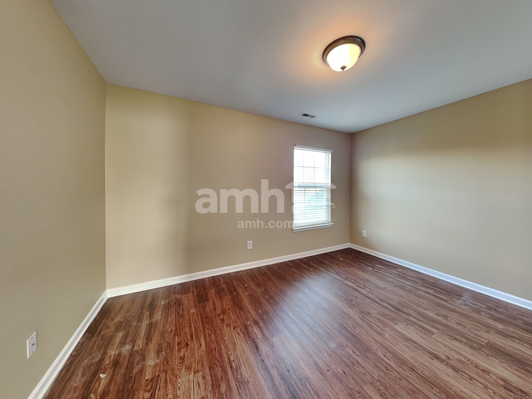 Building Photo - 2524 Ingleside Dr