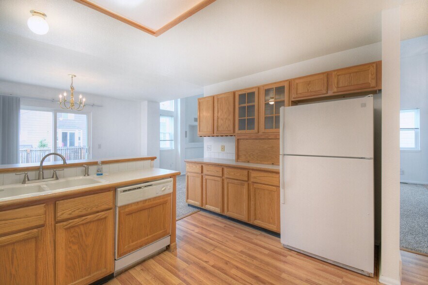Building Photo - 2024 Hibbard Ln